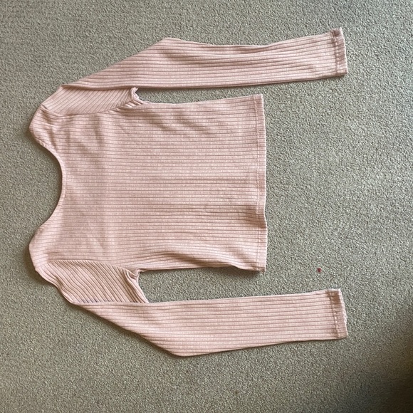 Fitted Ribbed Crop Top - Picture 2 of 3